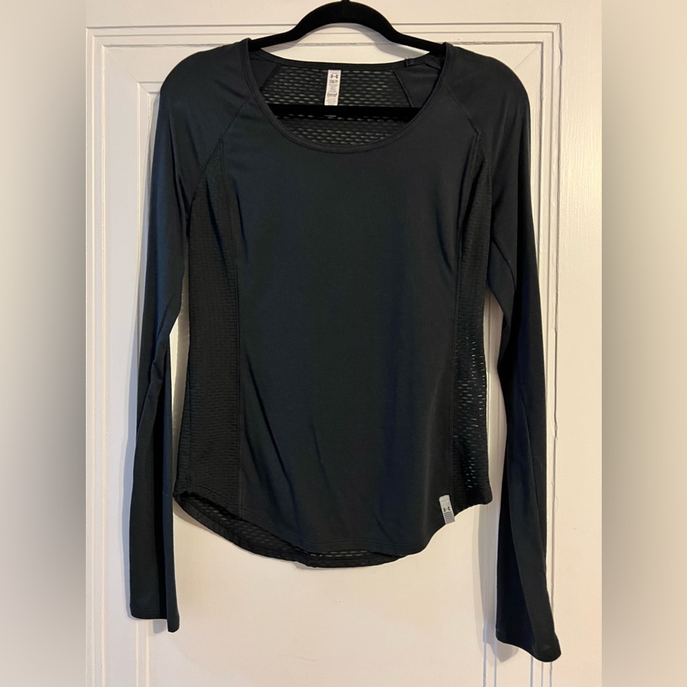~Under Armour Black Long Sleeve Workout/Run Top Sz. S *EUC MSRP: $49+tax
